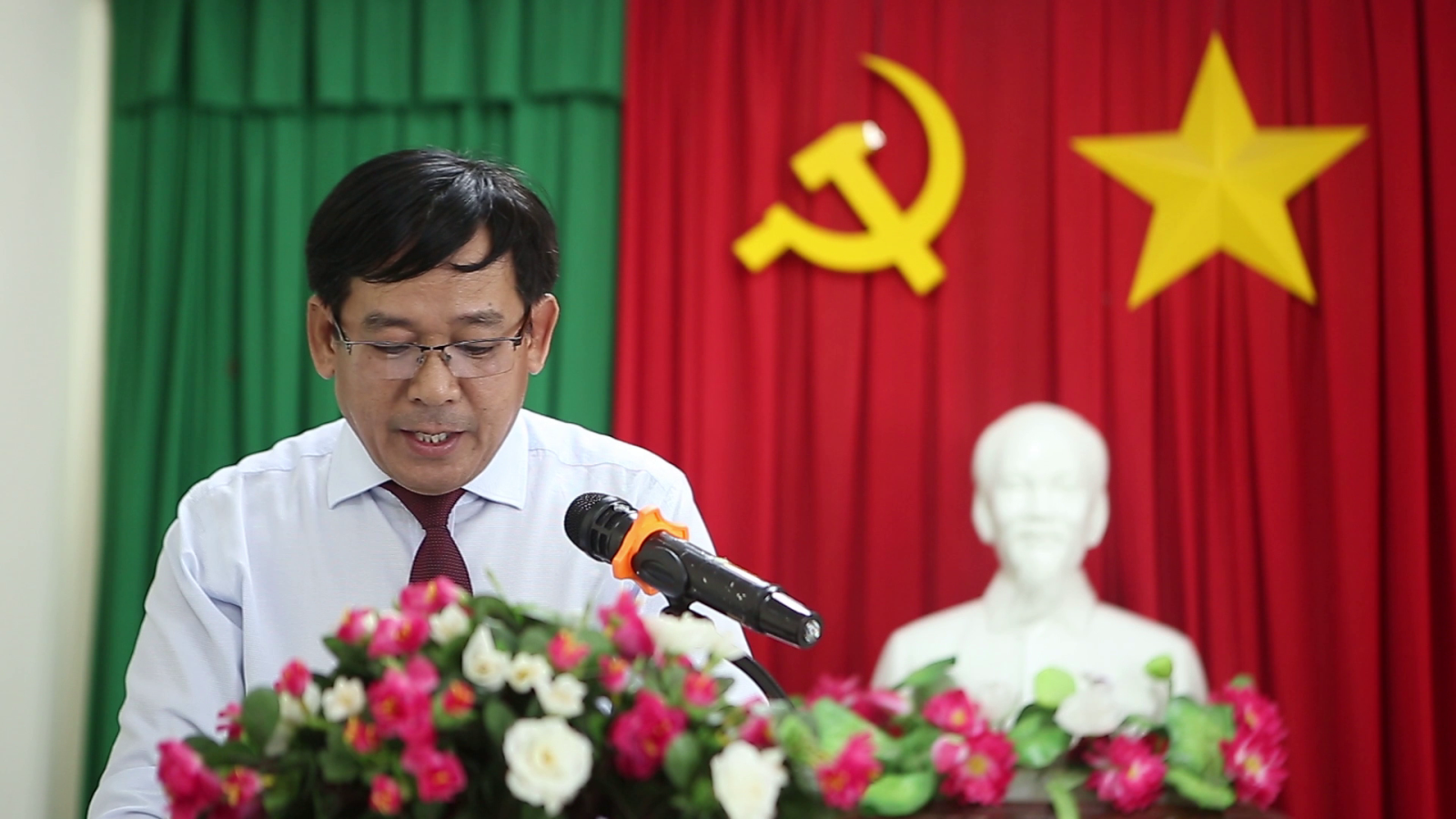 Ông Võ Đình Tá giữ chức Hiệu trưởng Trường Cao đẳng Việt Nam – Hàn Quốc – Quảng  Ngãi