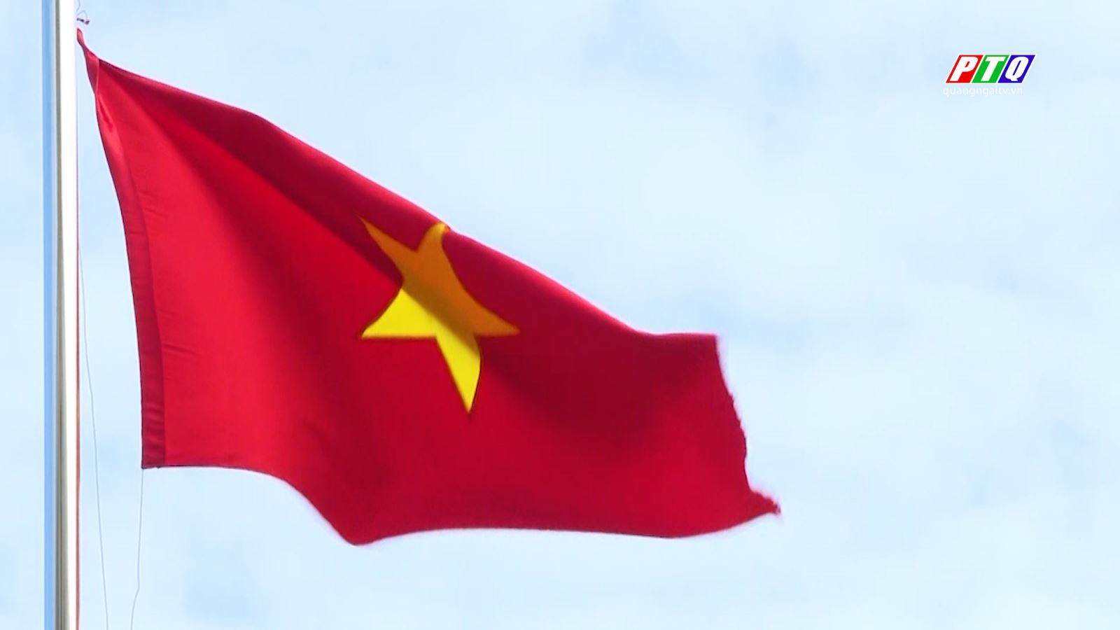 Lãnh đạo tỉnh Quảng Ngãi dự lễ chào cờ đầu năm mới
