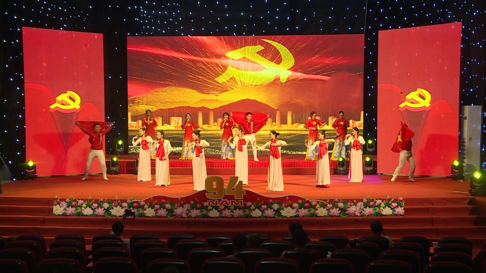 Lá Cờ Đảng Cộng Sản Việt Nam, cờ búa liềm kích thước 70x110cm. | Shopee  Việt Nam